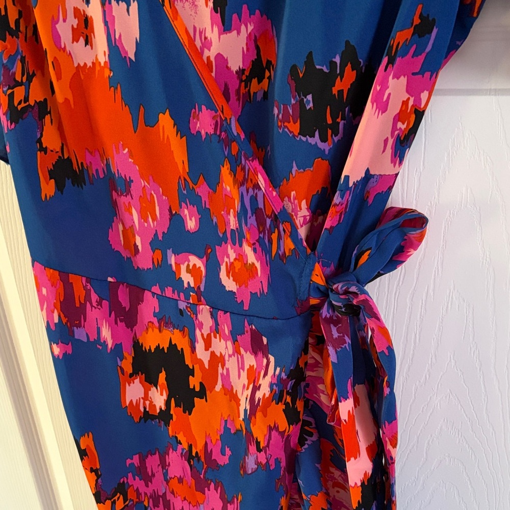 Colorful Abstract Print Wrap Dress - Picture 4 of 7